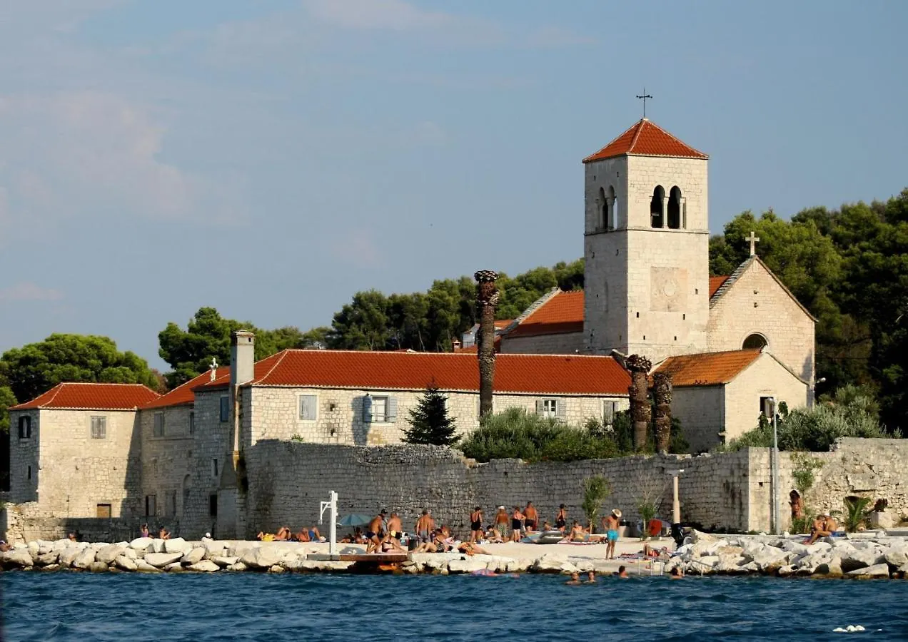 Spacious Room Near Beach W Private Bathroom Trogir