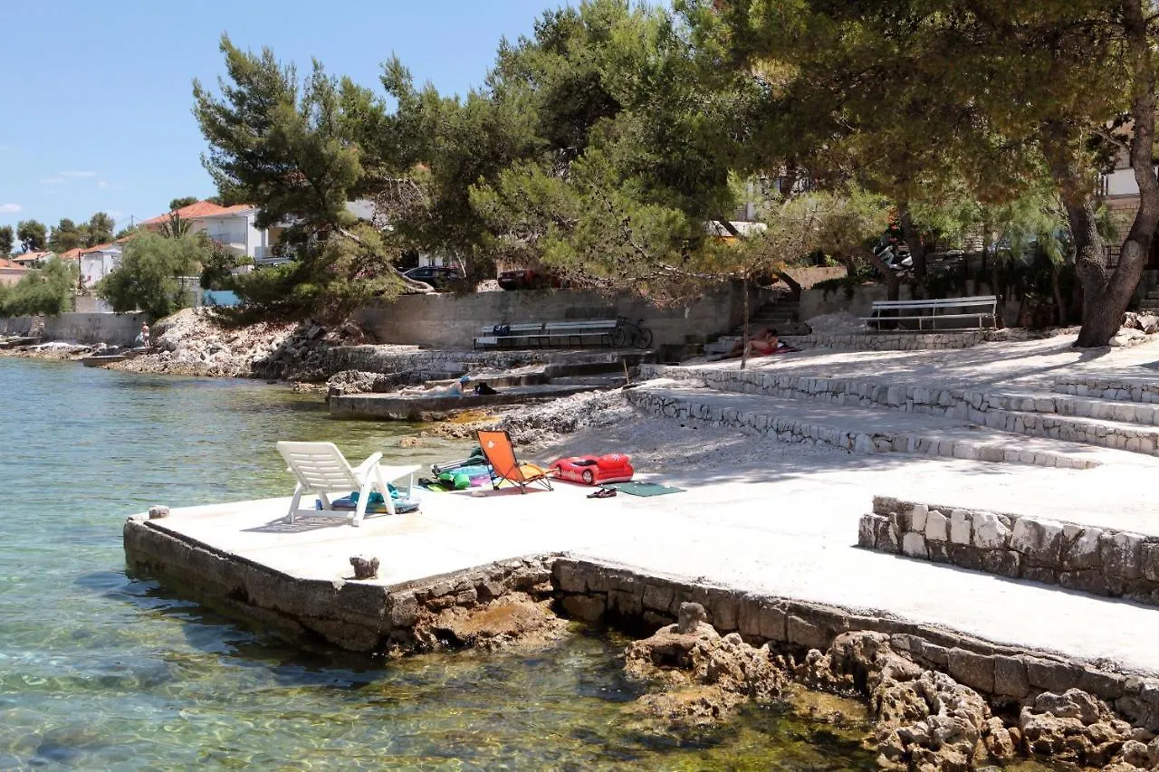 Spacious Room Near Beach W Private Bathroom Trogir Apartment