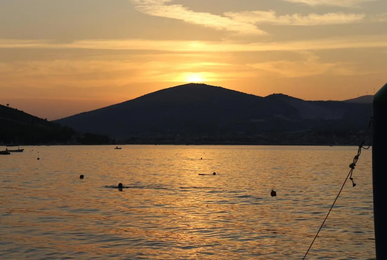 Spacious Room Near Beach W Private Bathroom Trogir Croatia
