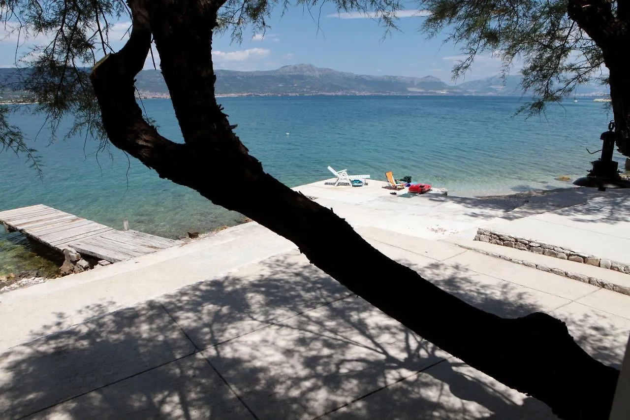 Spacious Room Near Beach W Private Bathroom Trogir